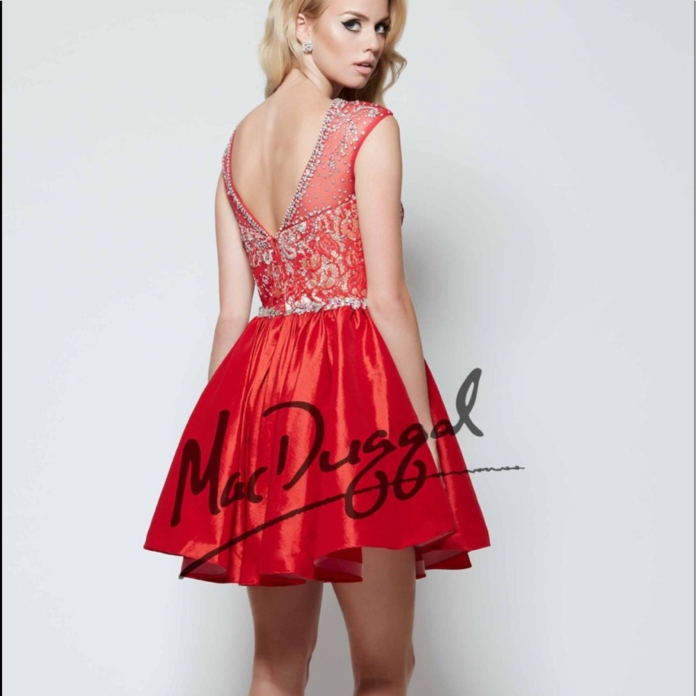 Beautiful True Red Dress size 6 with pockets - Picture 4 of 8